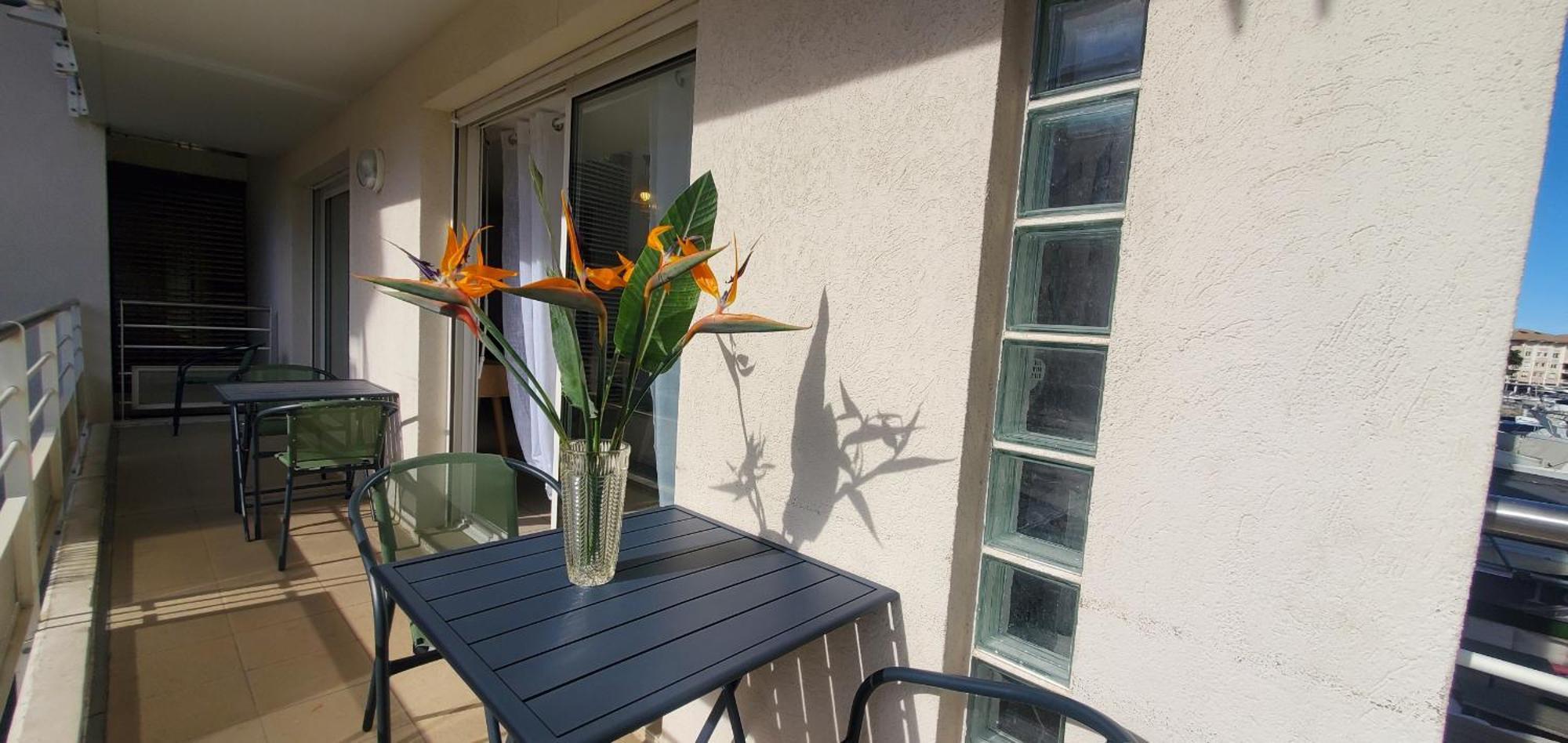 Le Nadir Grand T2 51m2, 4-5p, Parking * Fréjus